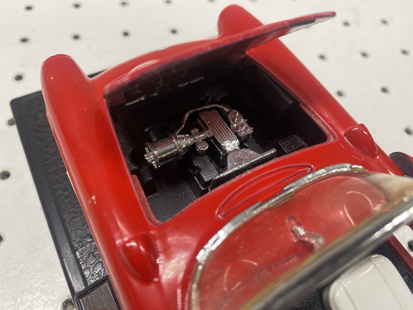 Chevrolet Corvette 1957 1:43 Diecast Model Toy Car Red Convertible With Stand