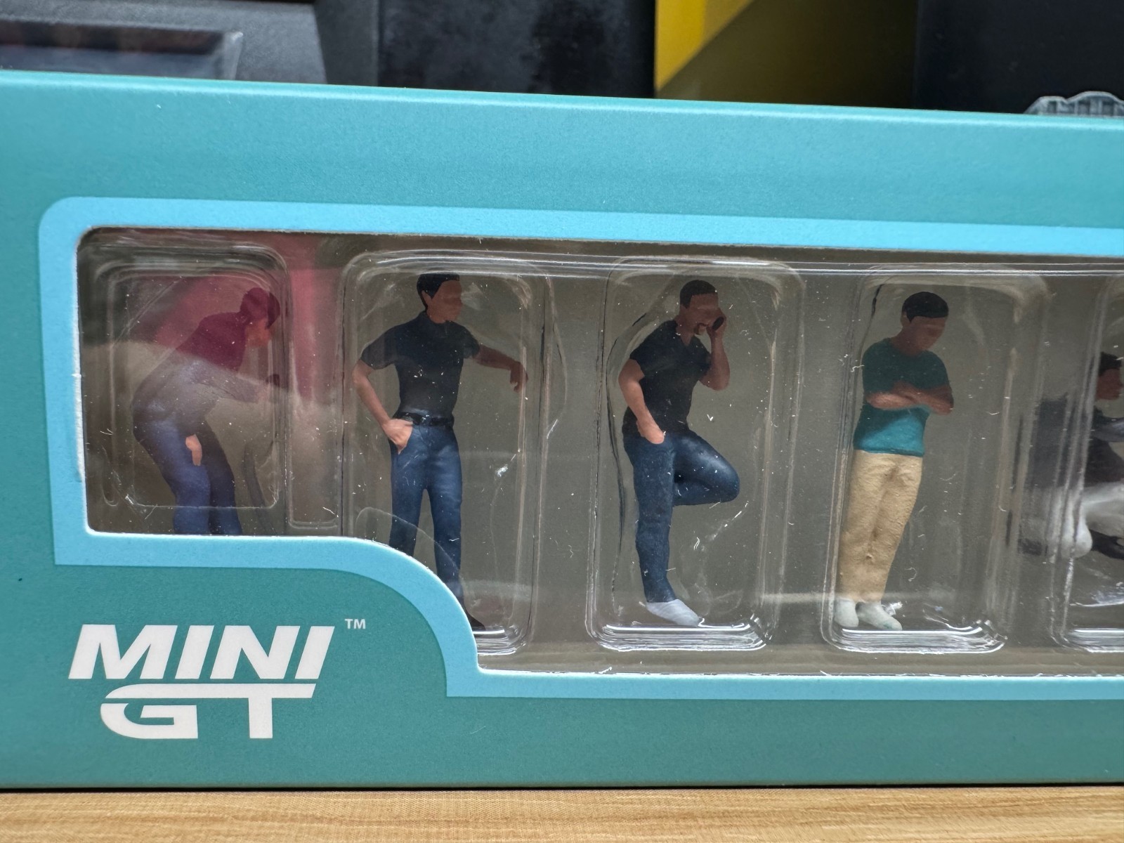 2025 Mini-GT Metal Diorama Figures: Set of (6) pcs CAR ENTHUSIASTS Item #MGTAC36