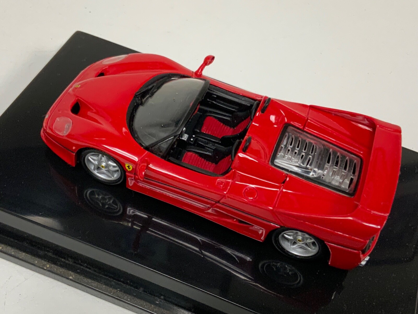 1/43 Mattell Hot Wheels Ferrari F50 Spyder in Rosso Corsa Red