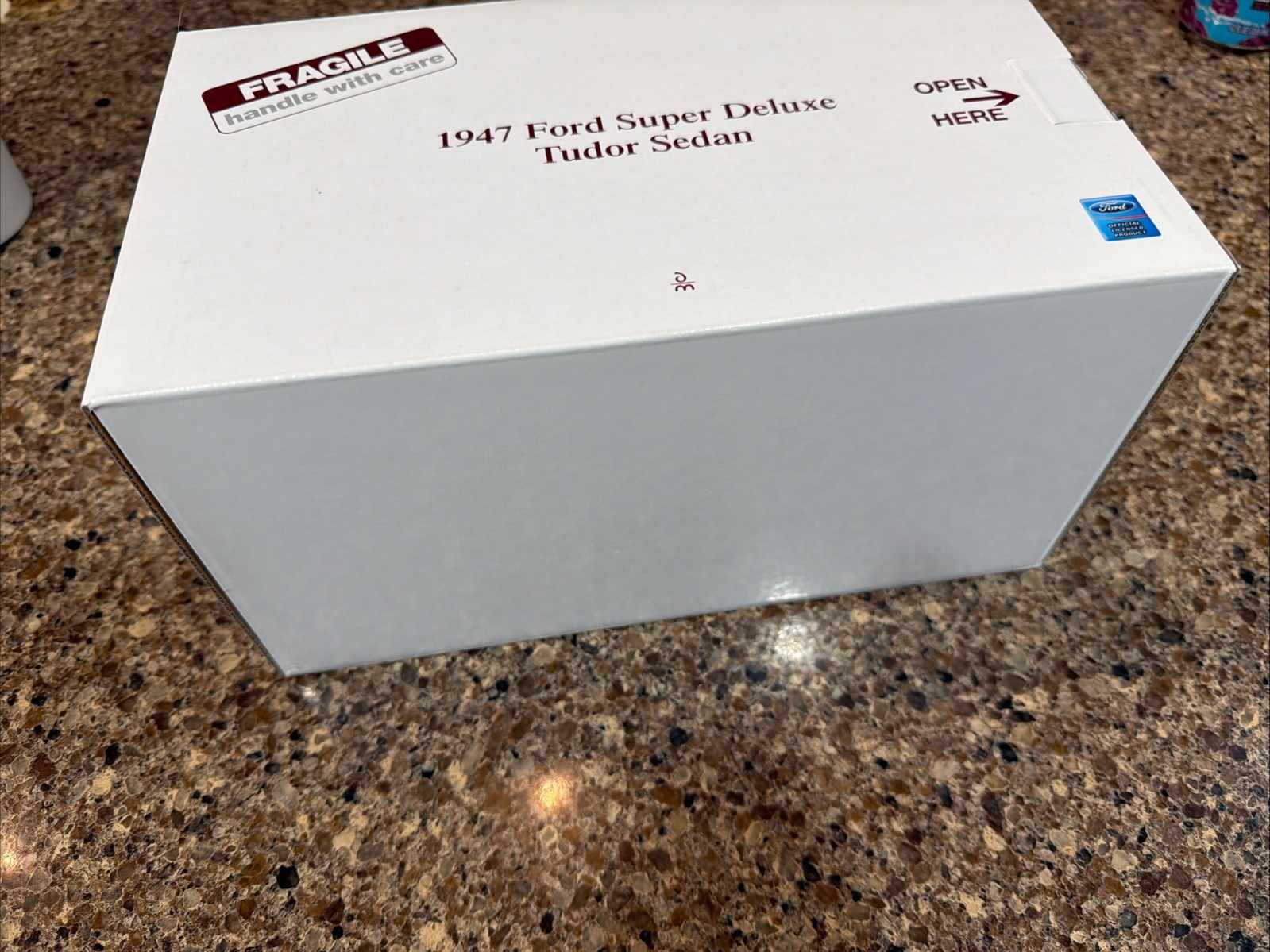 DANBURY MINT 1:25 SCALE 1947 FORD SUPER DELUXE TUDOR SEDAN DIECAST! NEW IN BOX!