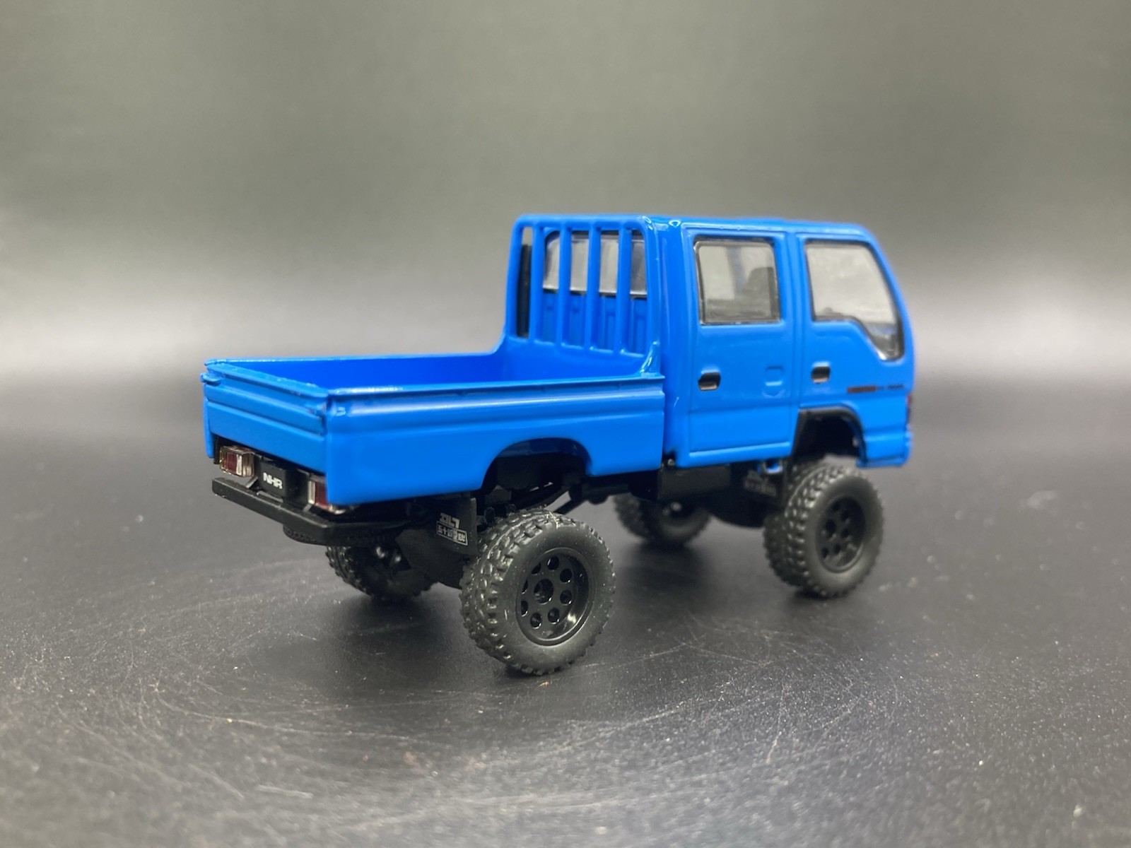 Isuzu NHR Lifted 4×4 Pickup Truck 1/64 Scale Massdi Diecast Custom Model1