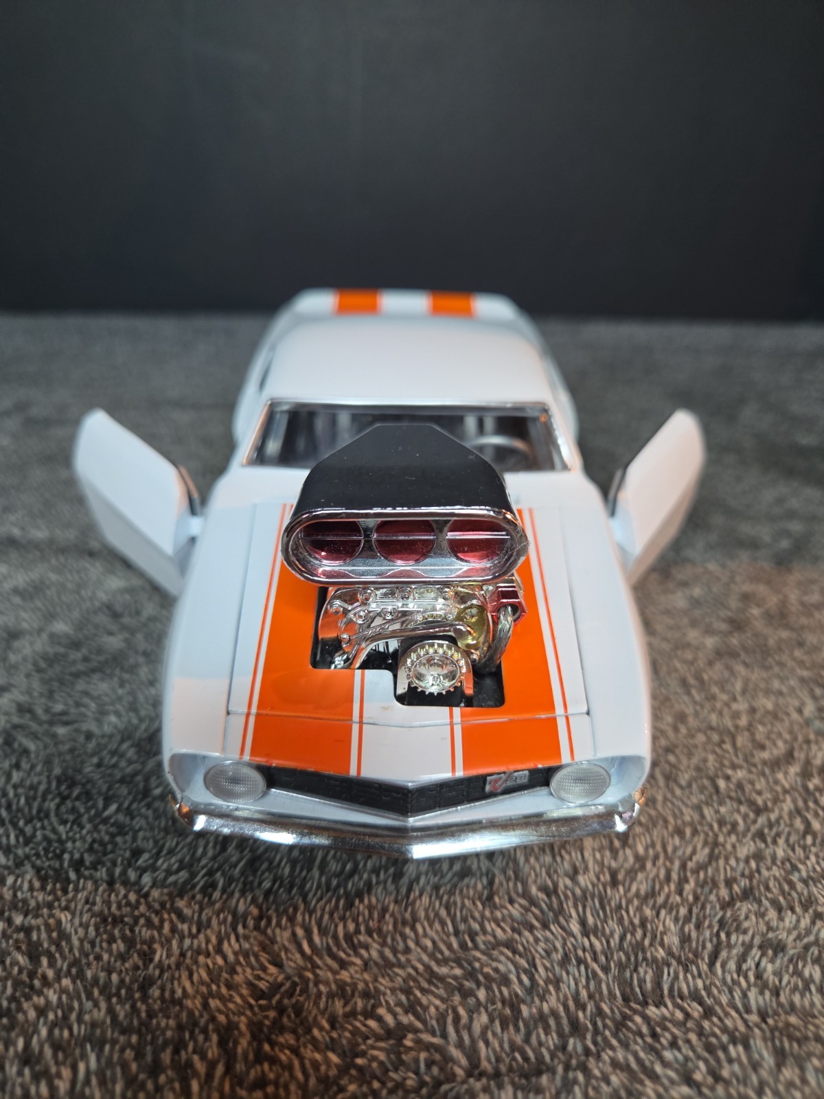 Vintage Muscle Machines 1969 Camaro White & Orange 2003 Funline