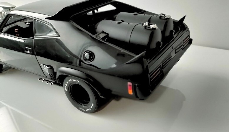 Mad Max 2 Diecast Car 1/18 The Road Warrior Interceptor AUTOart Millennium USED