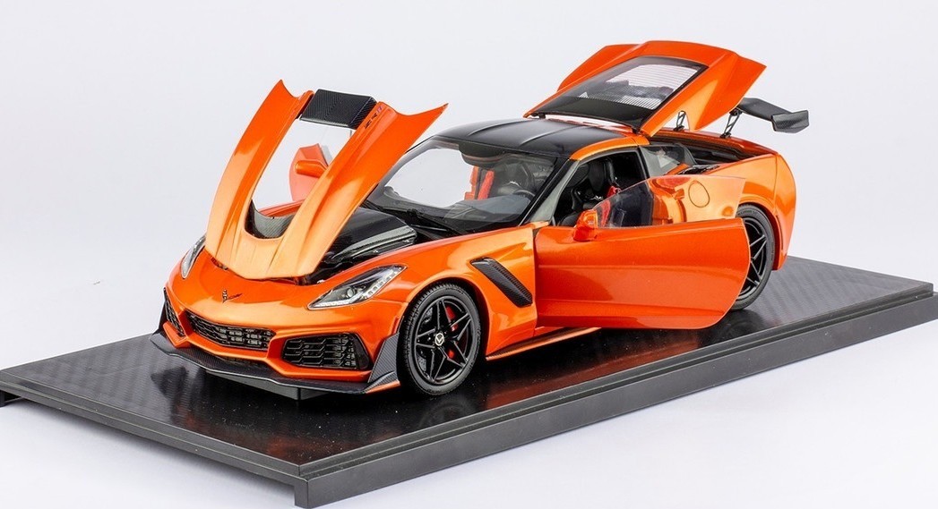2019 Chevrolet Corvette ZR1 – Sebring Orange Tintcoat in 1:18 scale by IXO