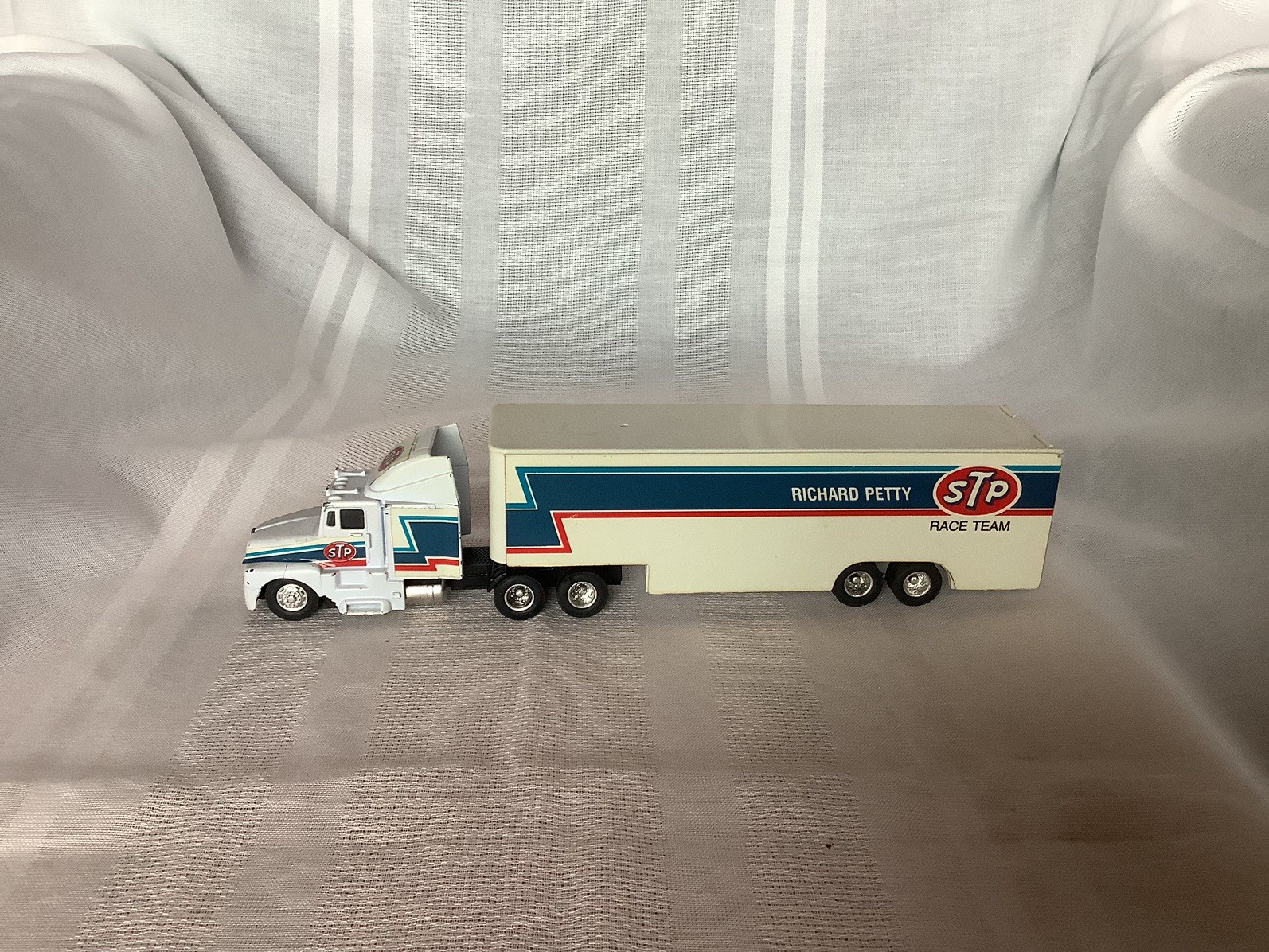 Racing Champions NASCAR Semi Truck Richard Petty STP Race Team Toy