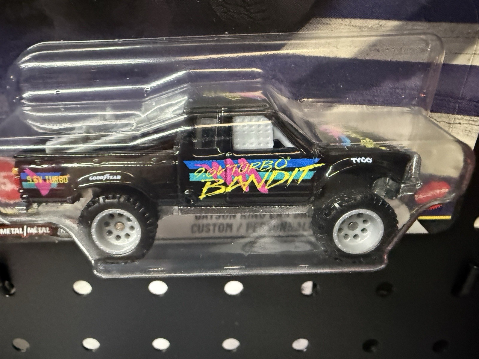 💥Hot Wheels Boulevard Datsun King Cab Baja Custom Pickup Truck Real Riders 1:64