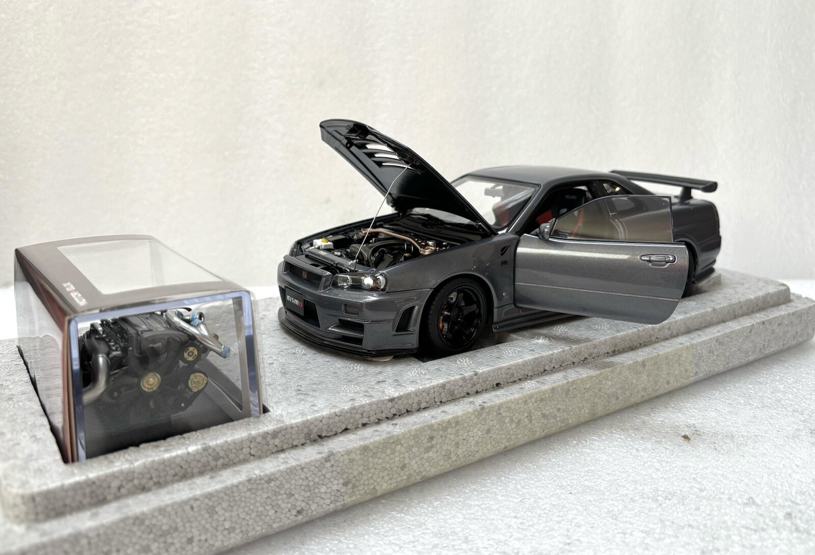 1/18 MotorHelix Nissan Skyline R34 GT-R Nismo Z-tune Gun Metallic Gray Diecast