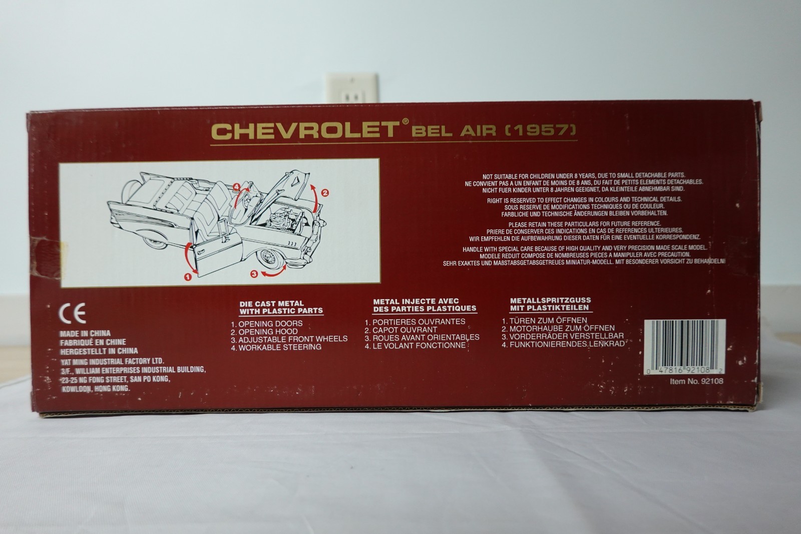 Yat Ming 92108 1957 Blue Chevrolet Bel Air Convertible Road Legends 1:18 Scale