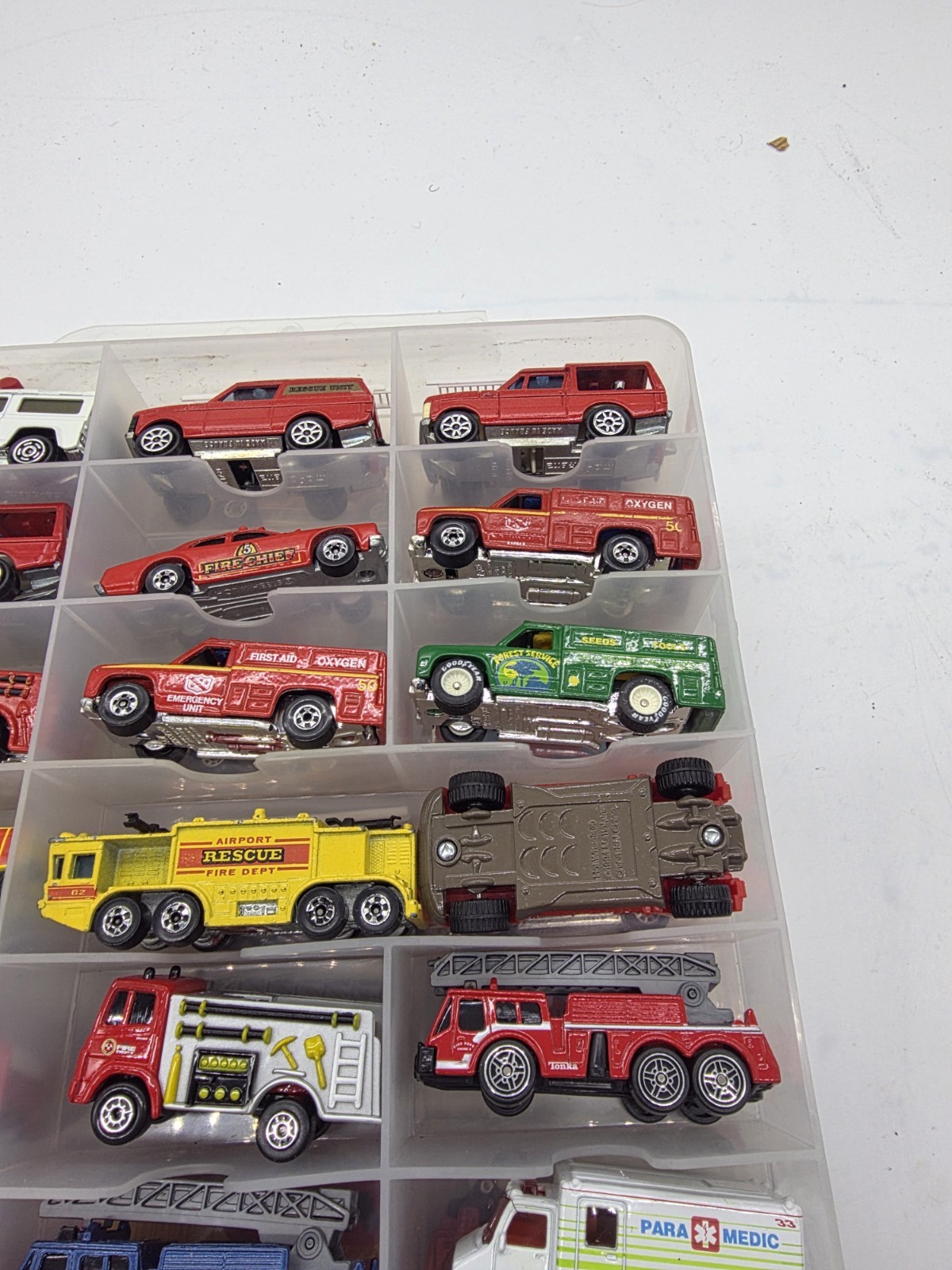 Mix – LOT of 48 – Fire Trucks, Ambulance & Emergency Vehicles