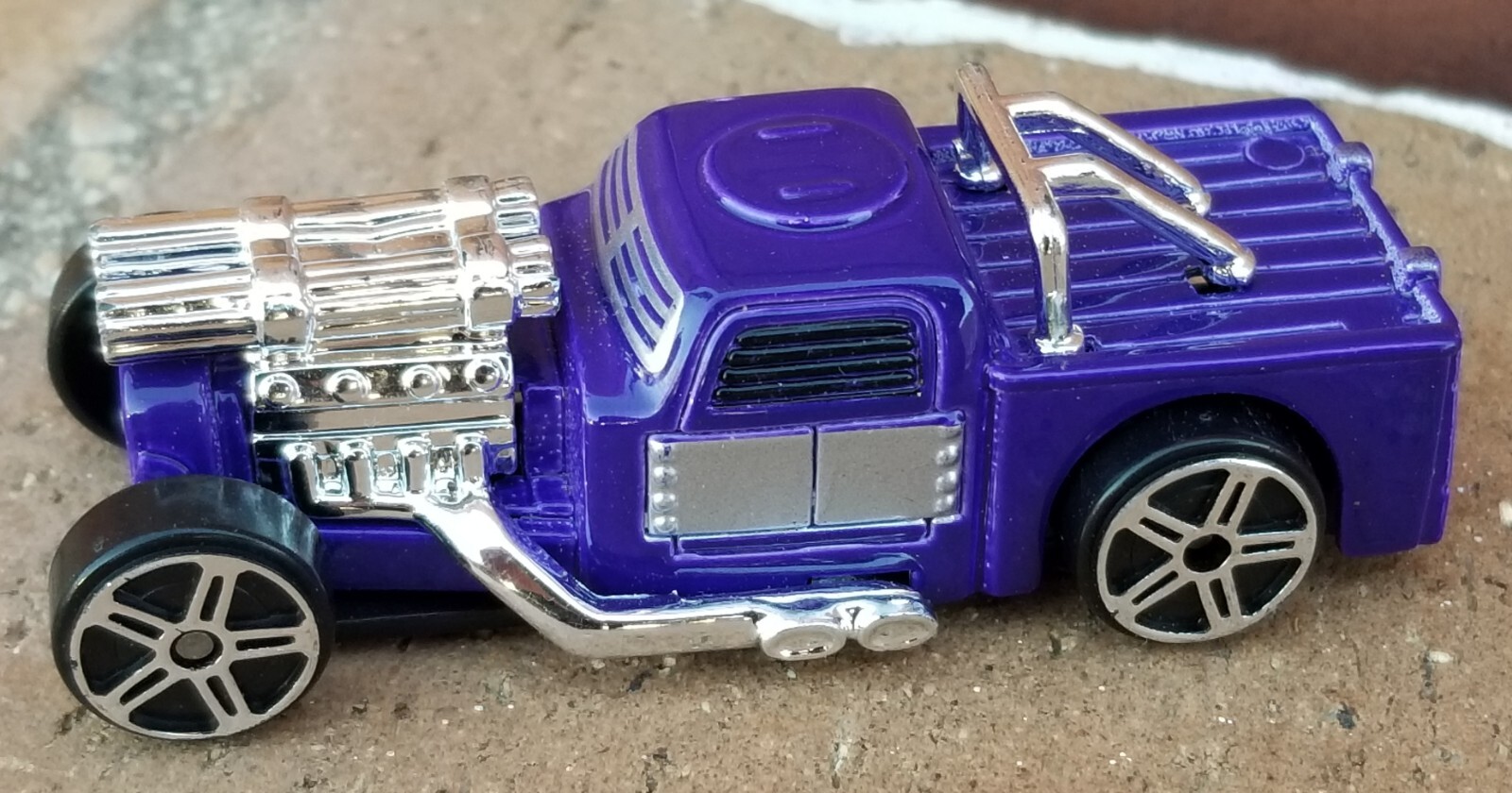 Maisto Leadslinger 1:64 Scale LOOSE Purple 