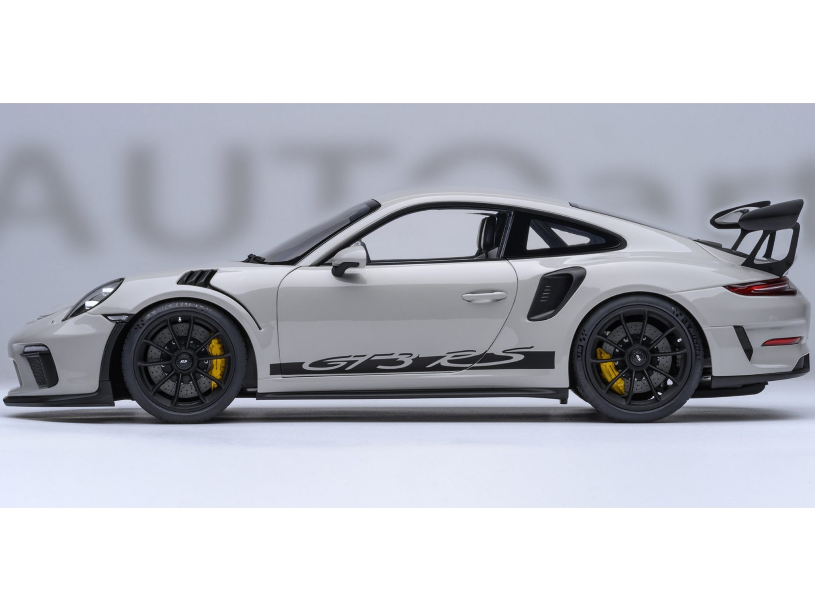 PORSCHE 911 (991.2) GT3 RS CRAYON GRAY 1/18 MODEL CAR BY AUTOART 78180