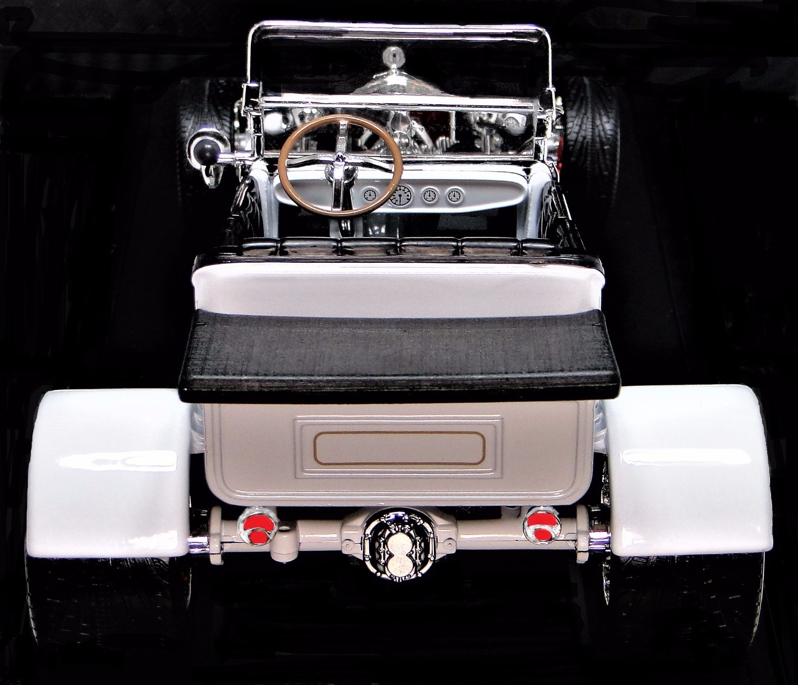 Race Car w/Corvette Engine 24 Hot Rod55 1955 57 1957 12 Carousel White 1:18 1963