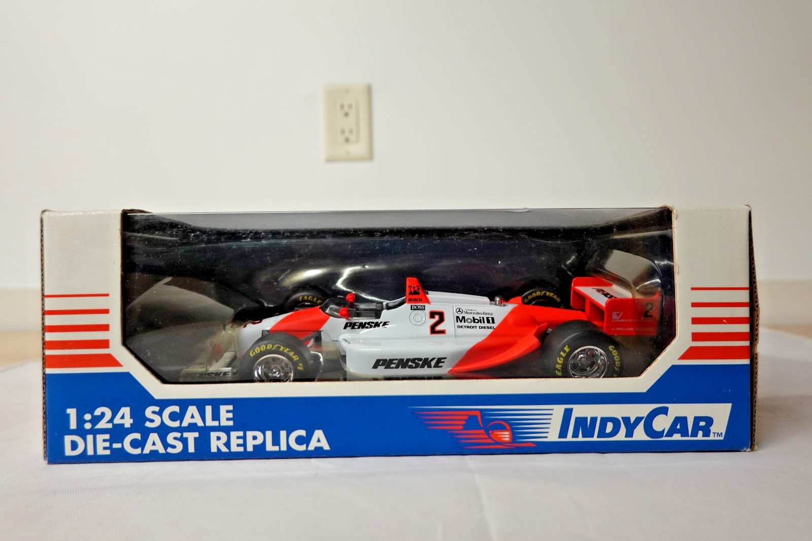 Racing Champions 5215S E Fittipaldi #2 Car IndyCar 1:24 Scale – Paint Issue
