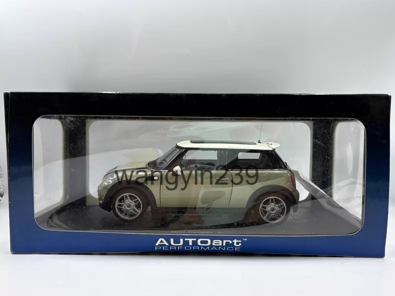 Autoart 1/18 BMW Mini Cooper S Gold Model Car