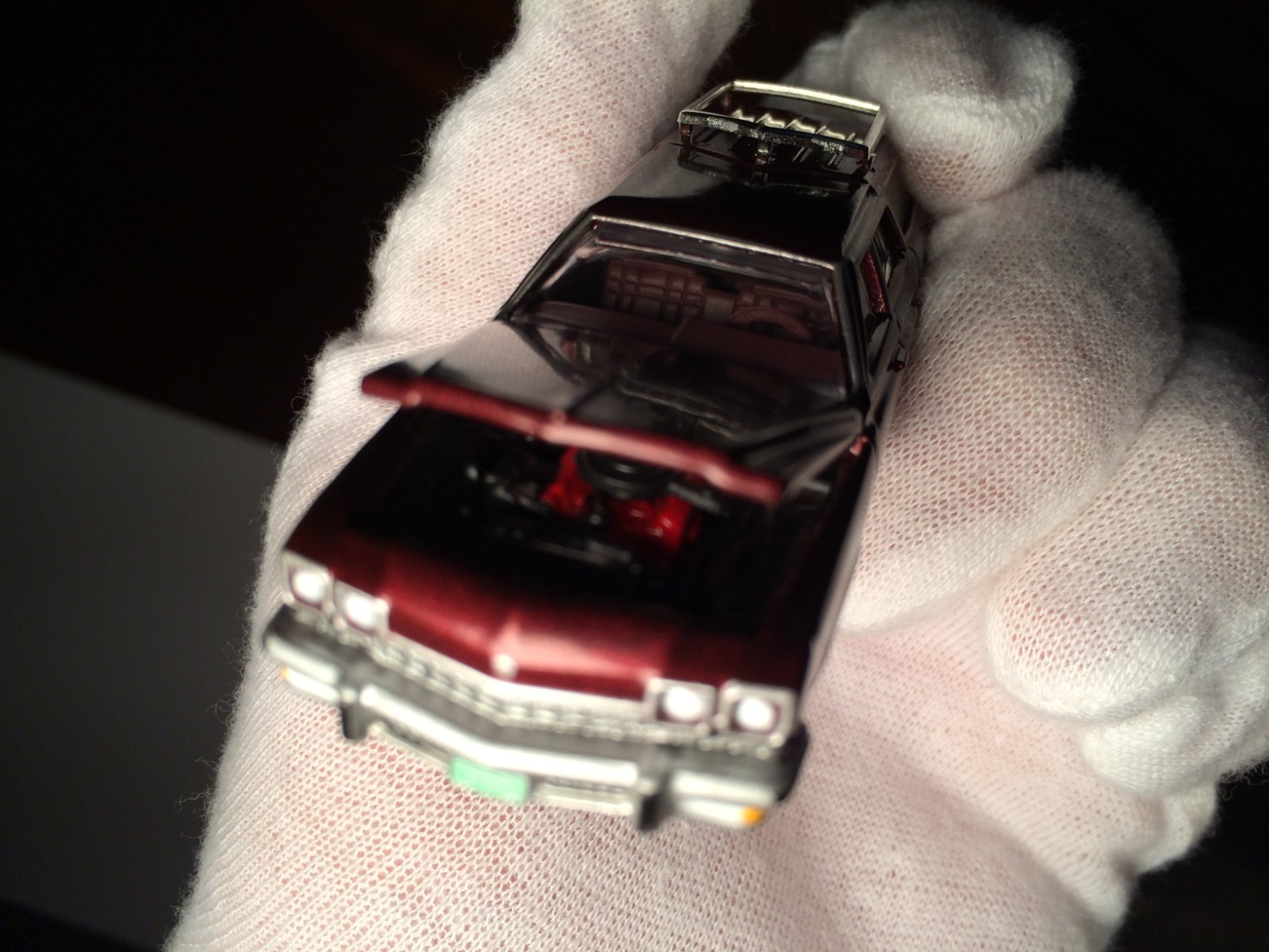 Auto World AW GM 1974 Buick Estate Station Wagon 1:64 1/64 Burgundy Model Car