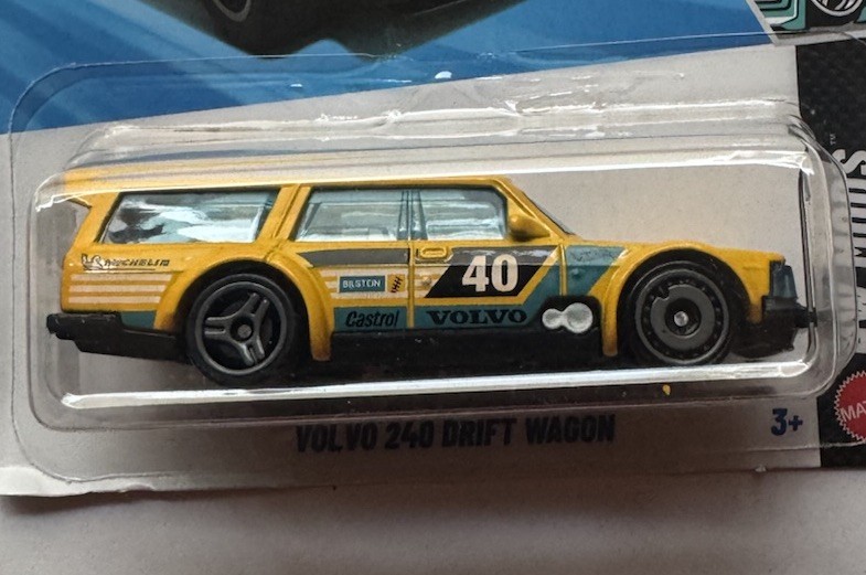 2026 Hot Wheels HW MODS 2/5 Volvo 240 Drift Wagon 69/250
