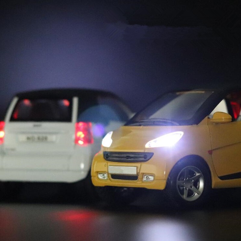 1:32 Model Car Toy Vehicle Kids Gifts With Sound&Light Effect For Smart ForTwo