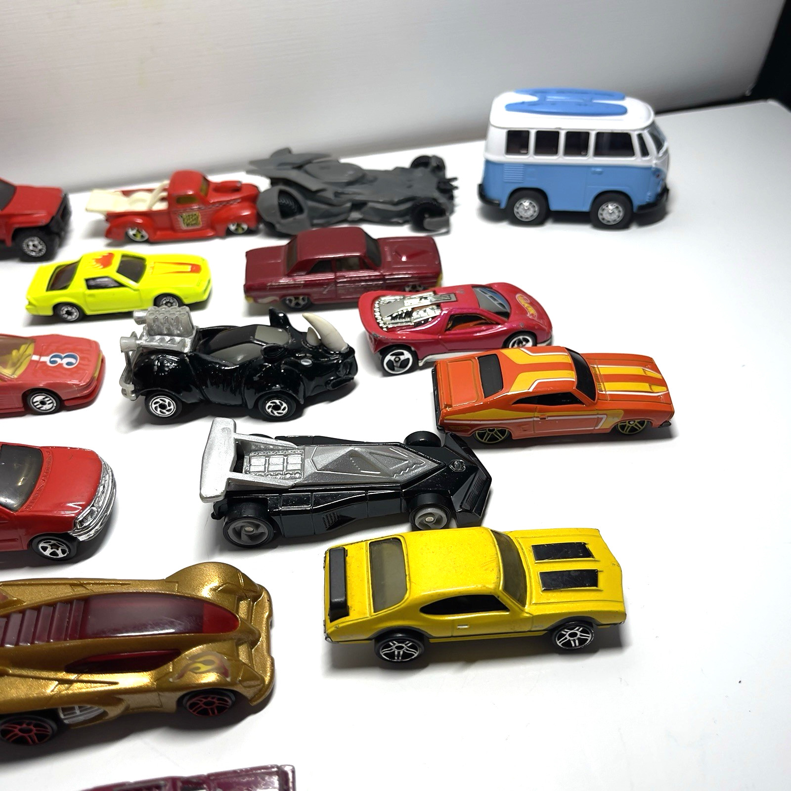 Hot Wheels Tonka Diecast Lot Of 27 Vintage 1:64 Scale Cars/Truck Various Brands