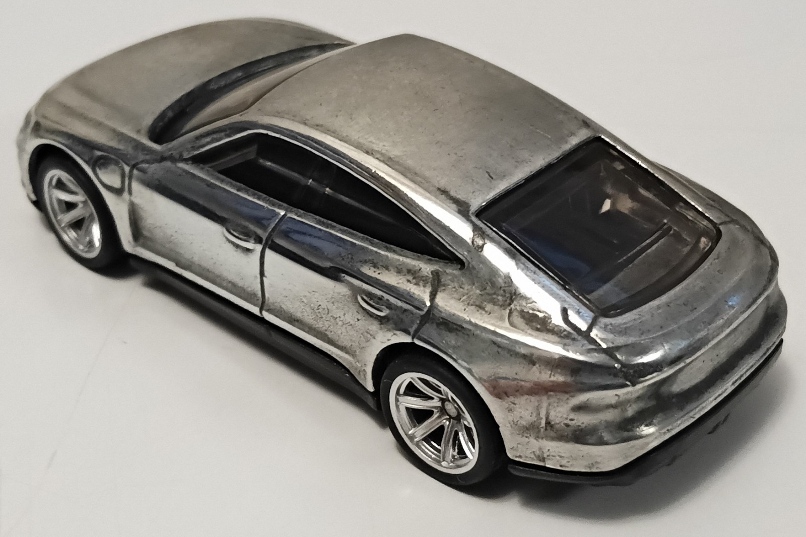 Hot Wheels: Audi RS e-Tron GT (Gone in Sixty Seconds Series 1-Flora)