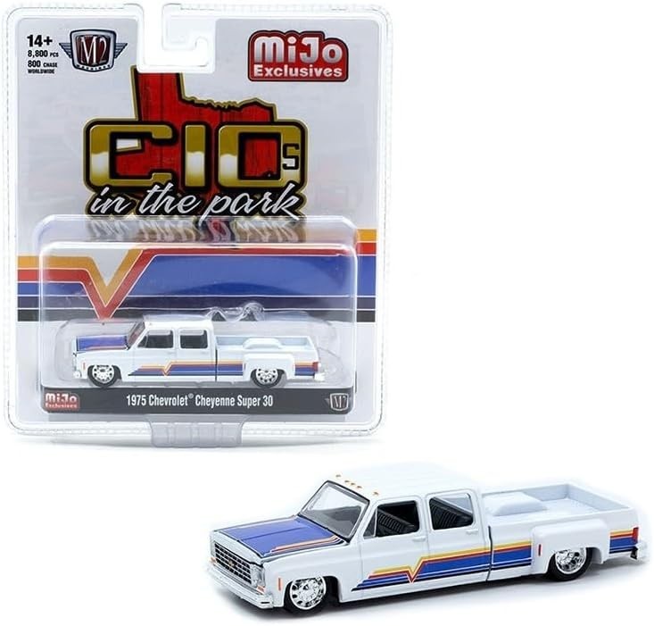 M2 Machines 1:64 1975 Chevrolet Cheyenne Super 30 Dually C10s In The Park MJS08