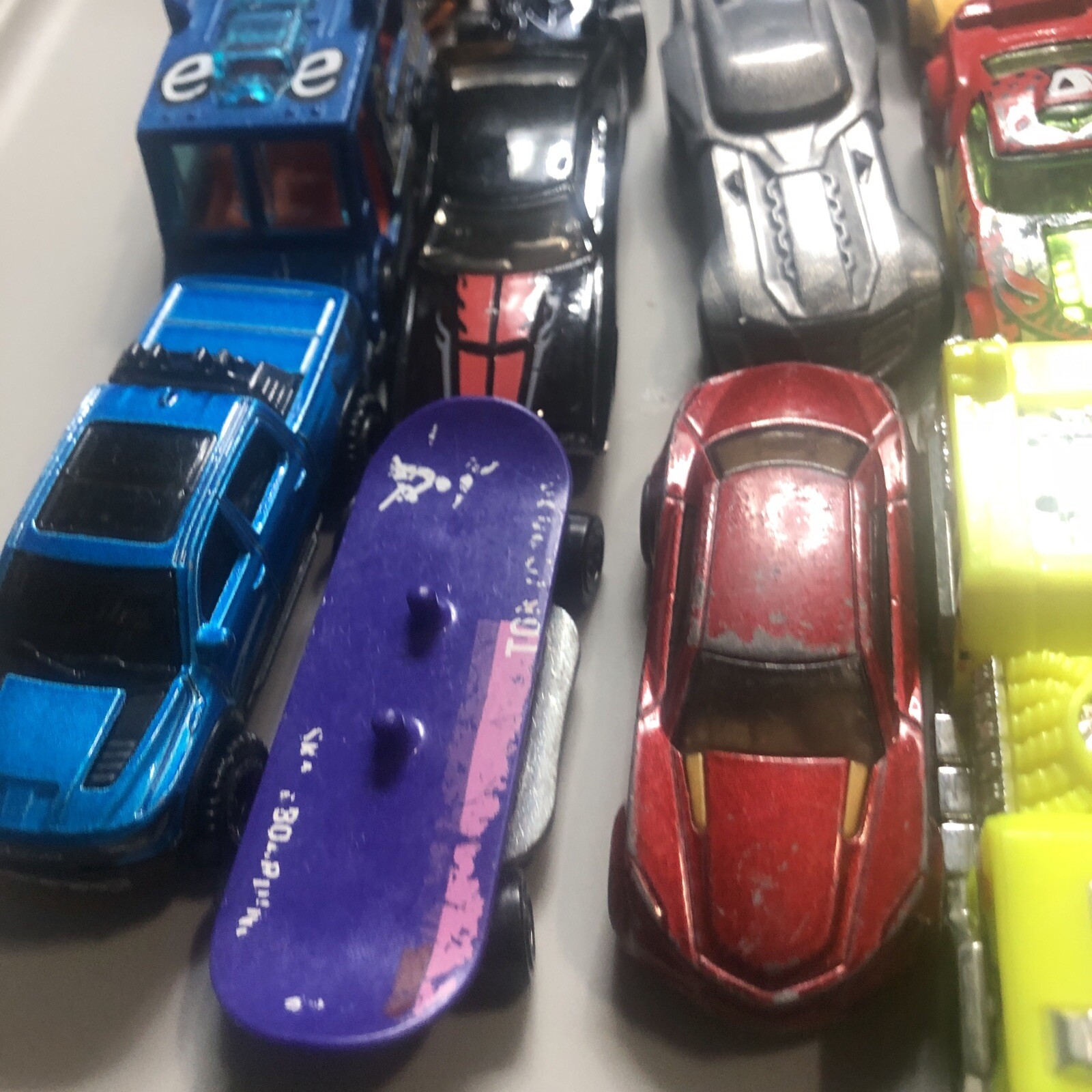 Hot Wheels Lot Of Cars 17 Mixed Please See Photos