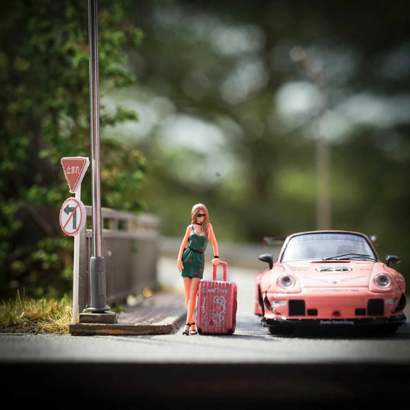 3D Print 1/64 sexy lovely girls bath fit 1:64 car STREET stand