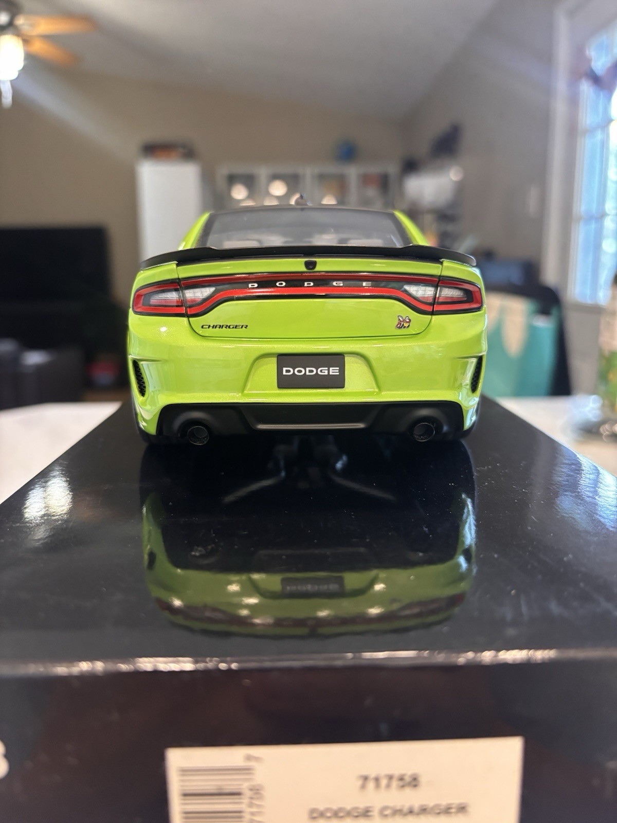 Autoart 1/18 Dodge Charger Scat Pack In Sublime