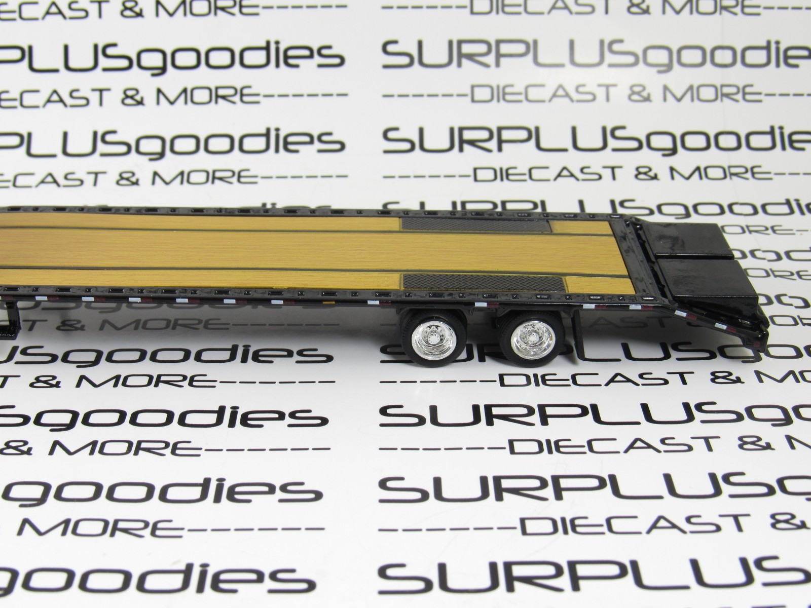 Greenlight 1:64 Black 2023 DODGE RAM 3500 Dually Flatbed w/Gooseneck Trailer