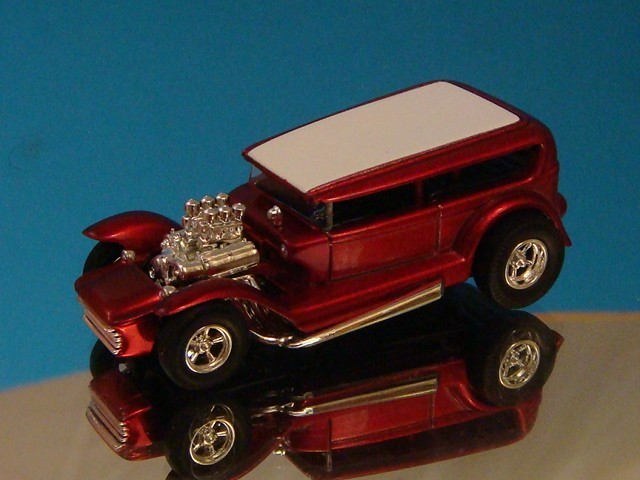 Darryl Starbird’s 1962 Li’l Coffin Flathead V8 Show Rod 1/64 Scale Ltd Edition L