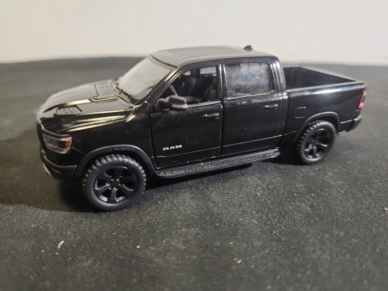 KINSMART 1:46 scale 2019 Dodge Ram 1500 diecast model toy car black colored