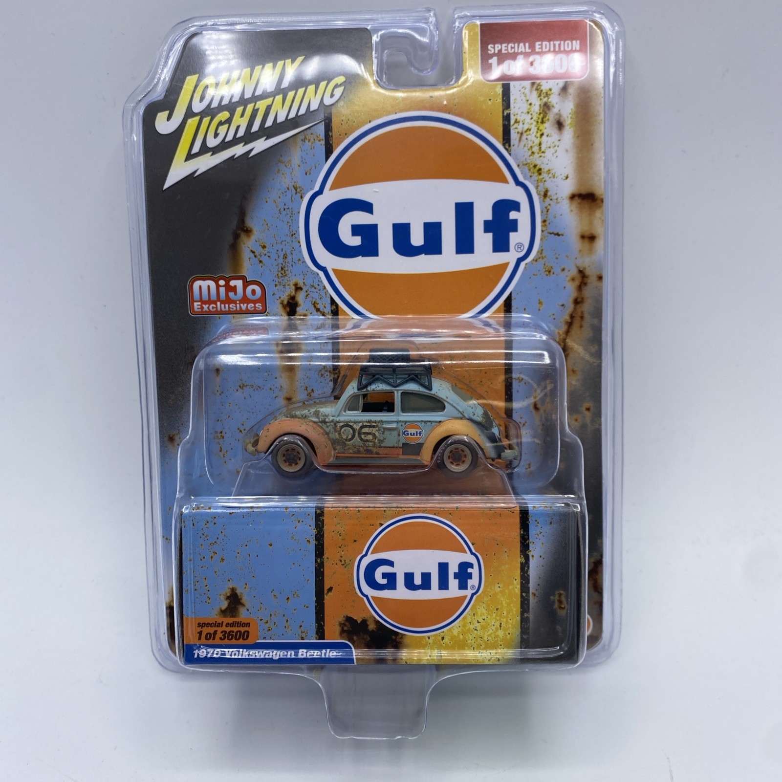 Johnny Lightning 1970 Volkswagen Beetle Gulf Weathered with Rack Blue & Orange