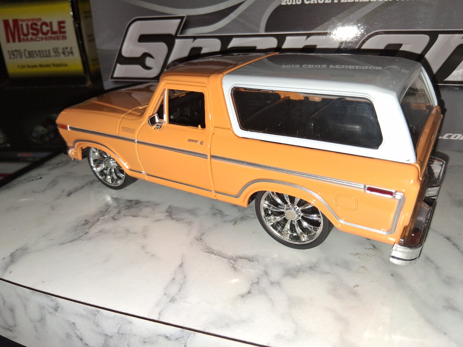 ( Custom Built) 1.24scale Diecast Custom 78 Ford BRONCO SLAMMED( Read Ad Plz)