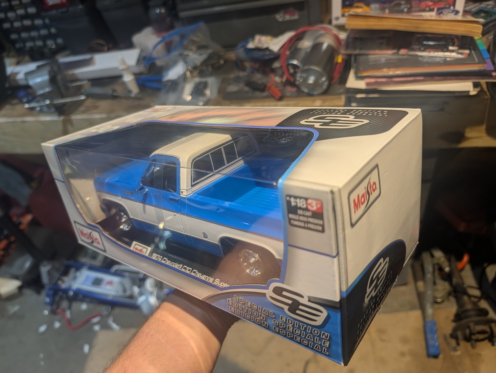 Maisto 1/18 1974 Chevrolet C10 Cheyenne Super Blue GM Officially Licensed NIB