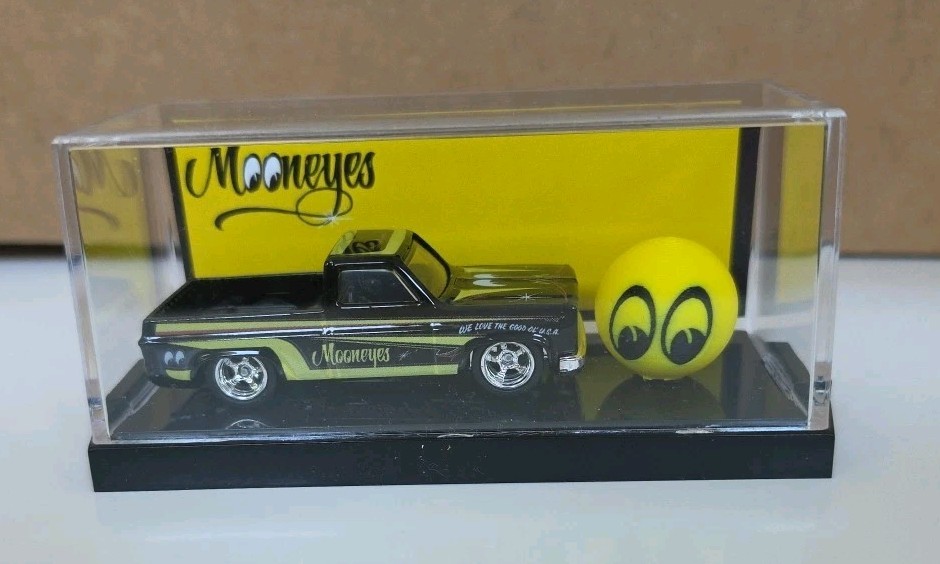 Hot Wheels Dallas 26th Nationals CS Customs Black Mooneyes Silverado War Games