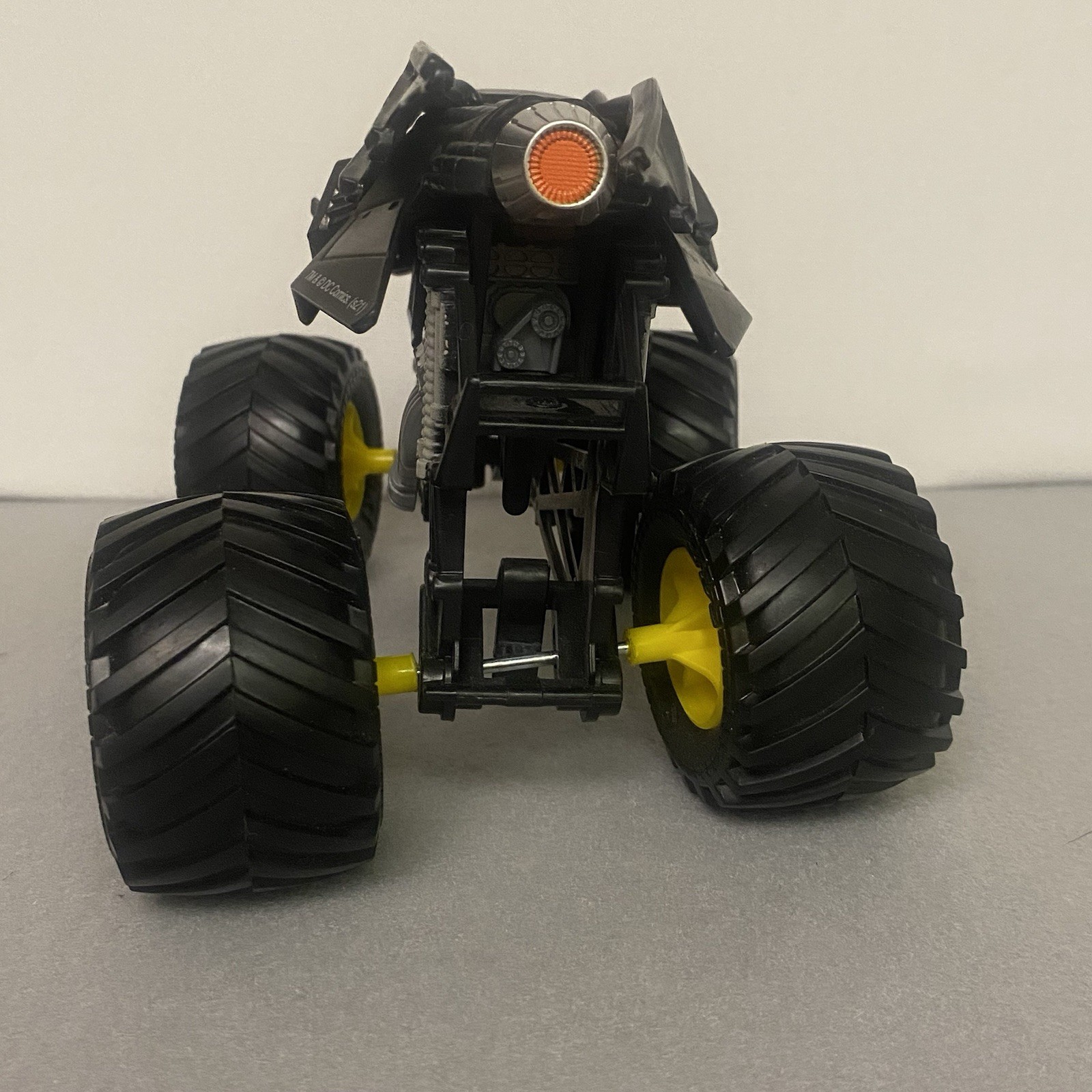 Monster Jam Batman Monster Truck 1:24 Spin Master 2021 Diecast Toy Car