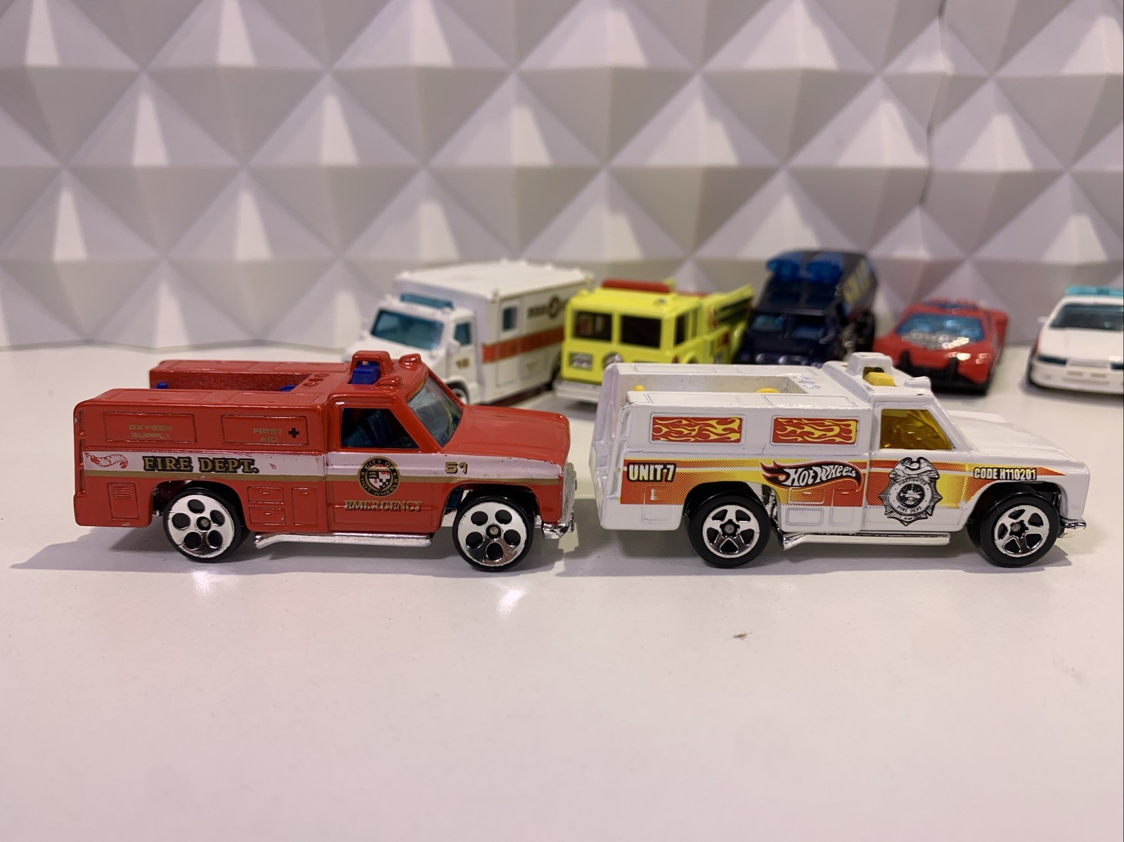 Hot Wheels Loose Lot of 8 Rescue and Police Fire Trucks