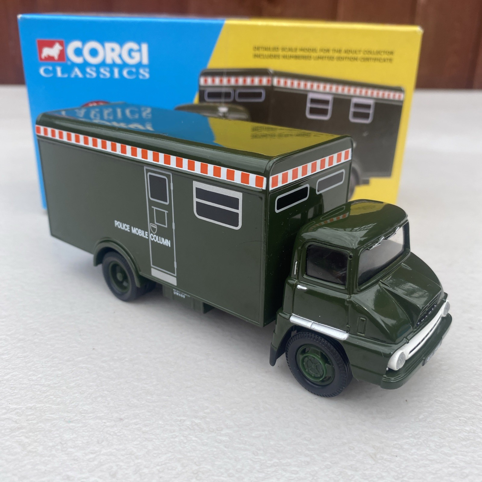 Corgi Classics 30307 Police Mobile Column Thames Trader Control Unit 1:50 Scale