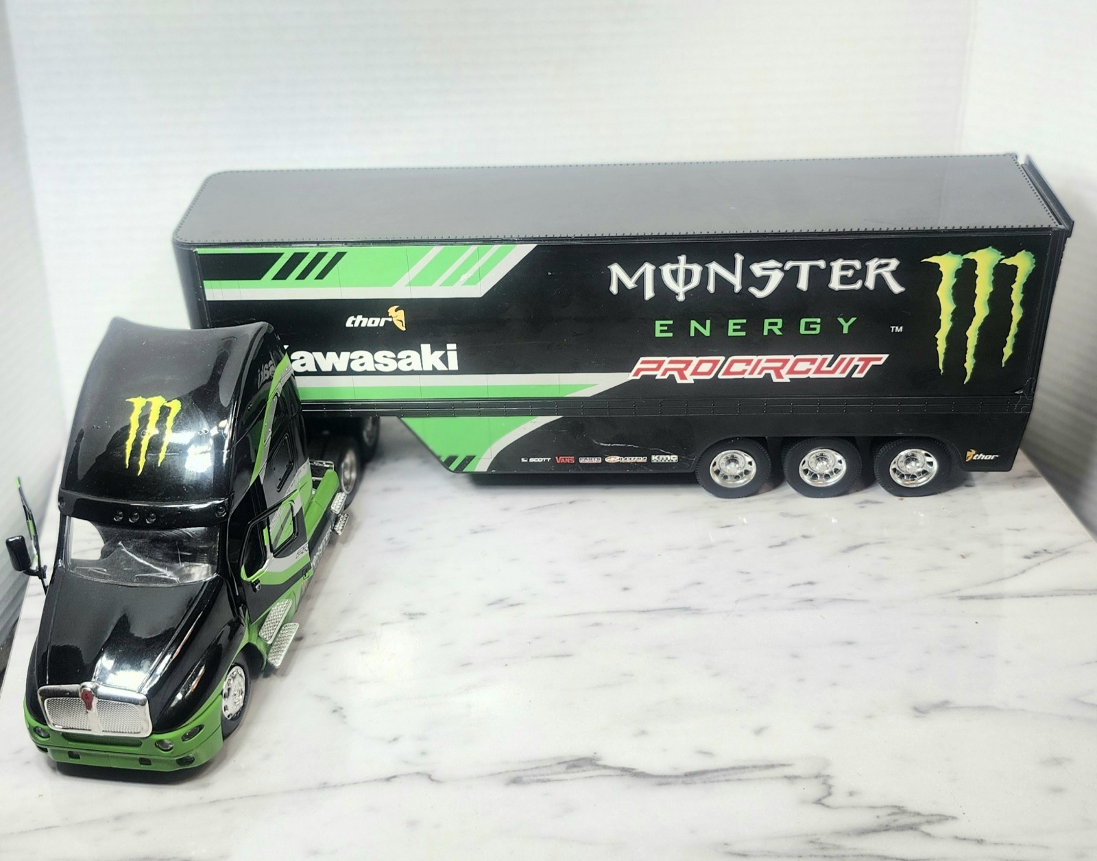 Thor Kawasaki Monster Energy Diecast 1:32 Tractor Trailer