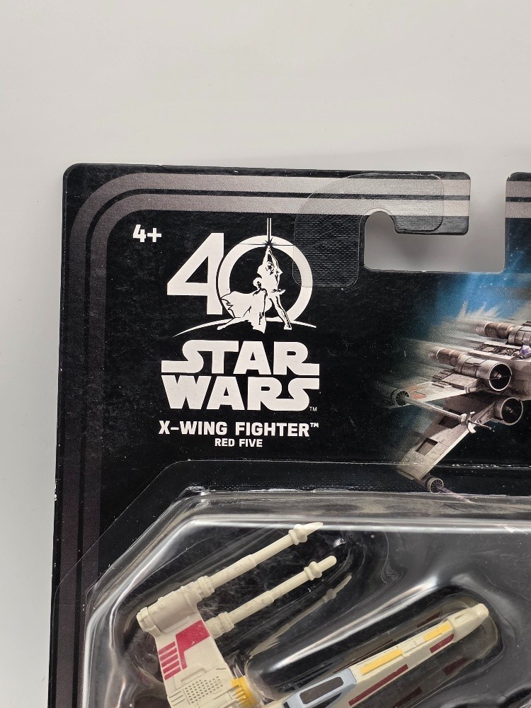 2016 Star Wars 40th Hot Wheels X-Wing Fighter Red Five with Stand (LOT 246)