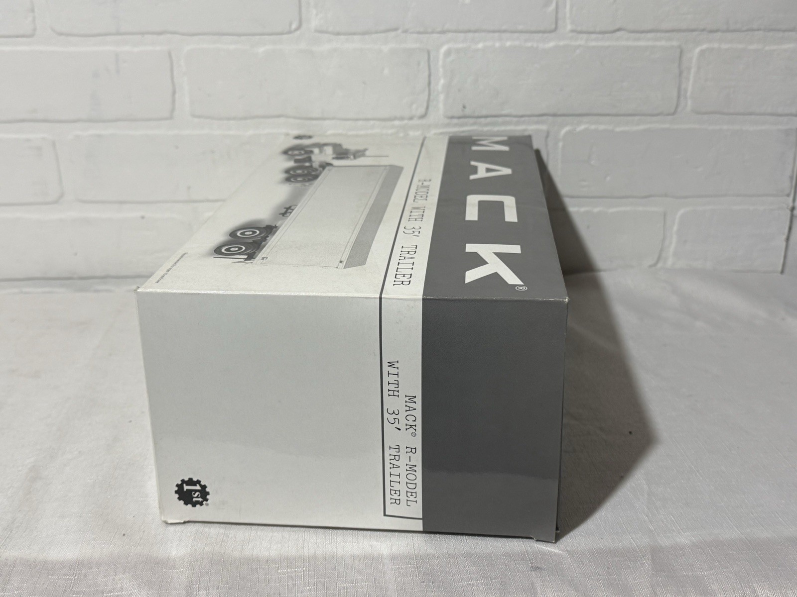 First Gear 19-2629 Ray Meyer Mack R-Model Tractor with 35′ Box Trailer NIB