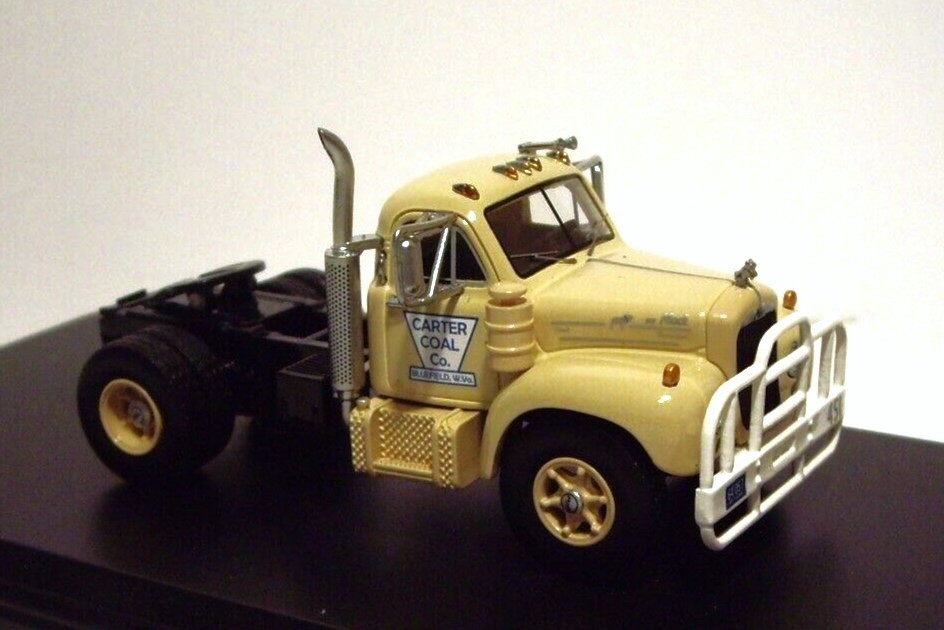 CHOSE MACK B-61T SWB Semi tractor truck bottom dump trailer NEO RESIN 1/64 n DCP