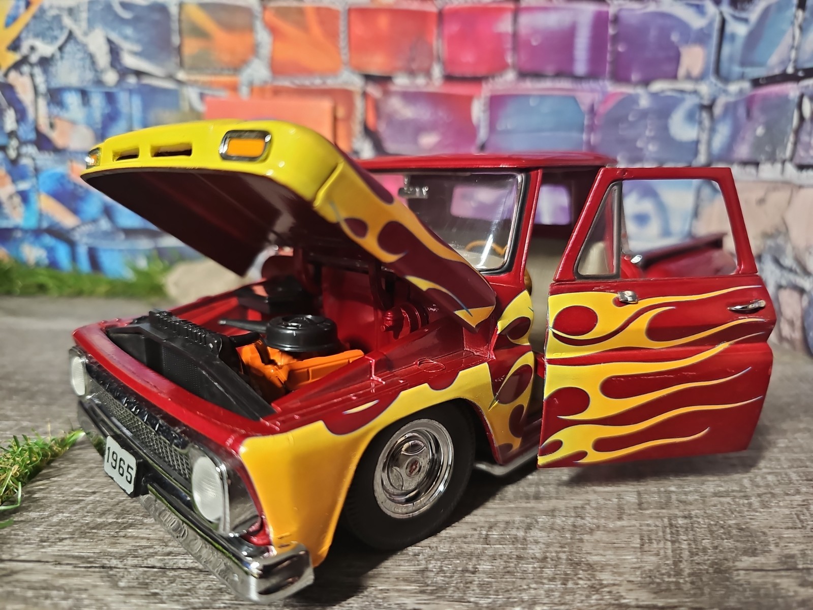 Sun Star 1965 Chevrolet C-10 Stepside Lowrider Pickup 1:18 Diecast Truck NO BOX
