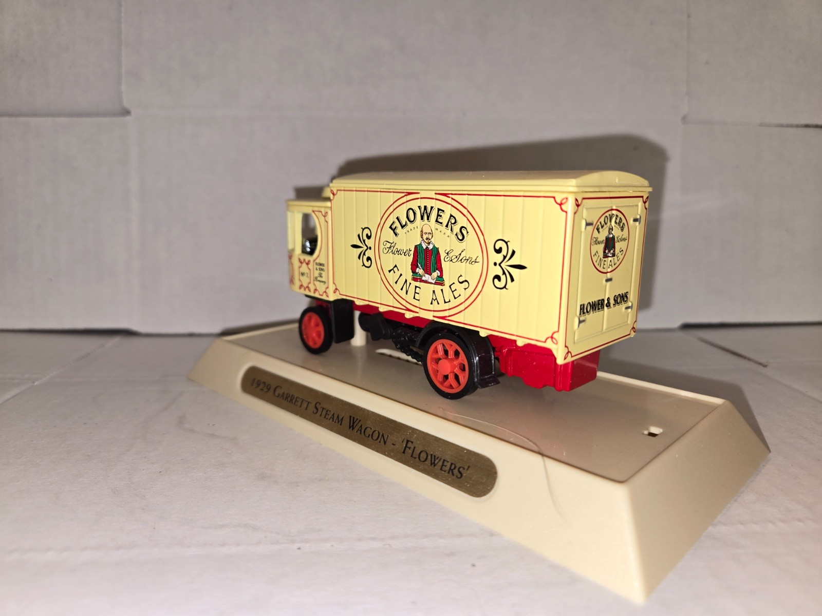 MATCHBOX 1929 GARRETT STEAM WAGON FLOWERS FINE ALES DELIVERY TRUCK WITH STAND