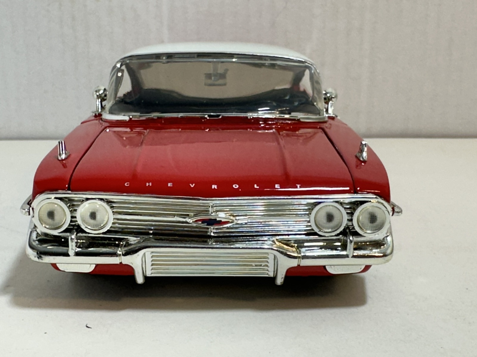 JADA SHOWROOM FLOOR 1960 CHEVY IMPALA RED 1:24 DIECAST MODEL CAR NEW NO BOX