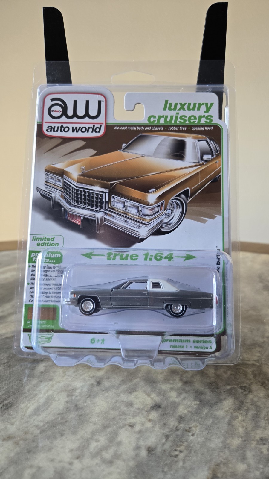 Auto World 1976 Cadillac Coupe DeVille RAW CHASE 1 of 10 (2026 Release 1)