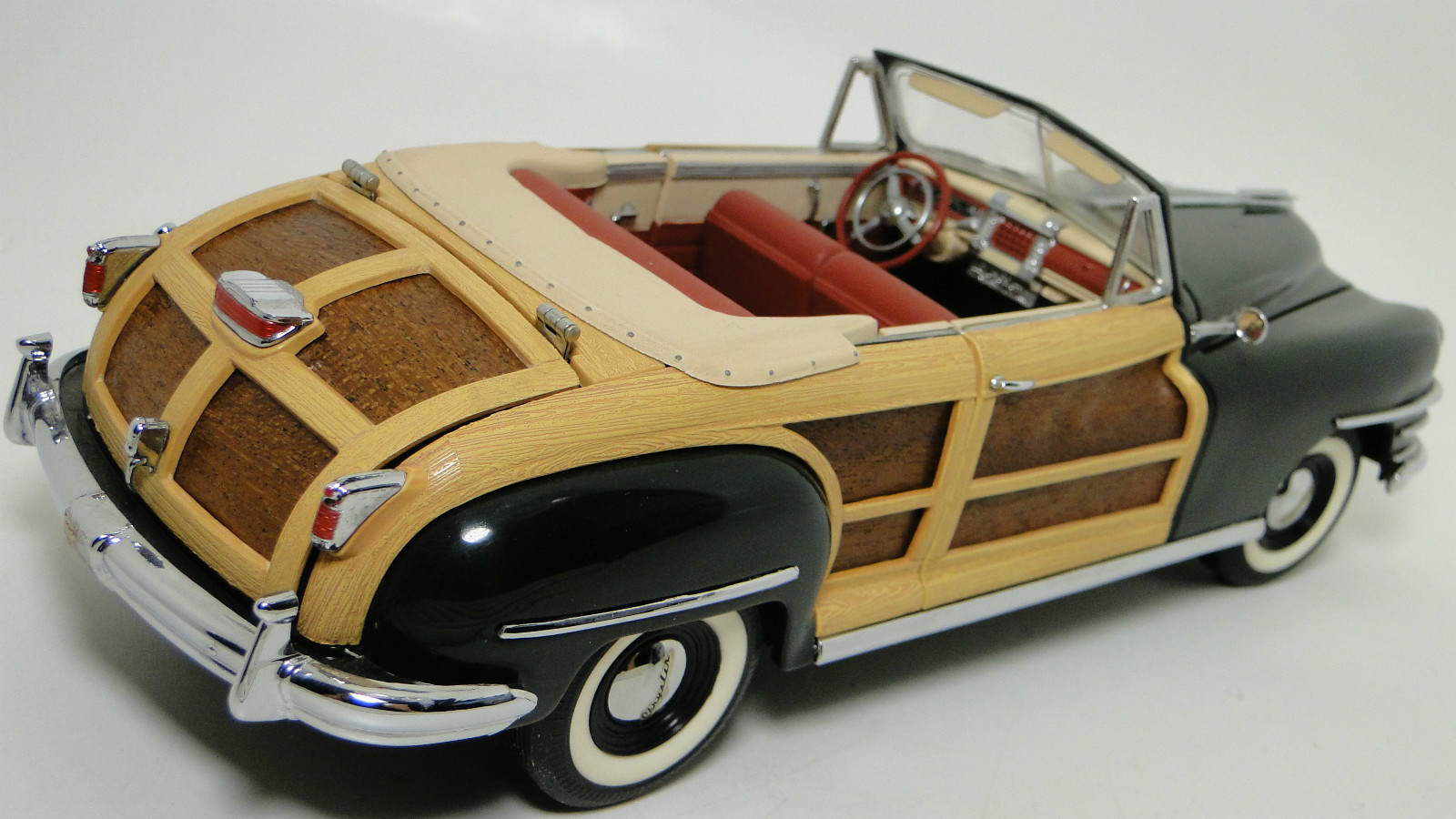 Woody Classic Car1 24Unique18Custom Built REAL WOOD Panels on Metal Body Model