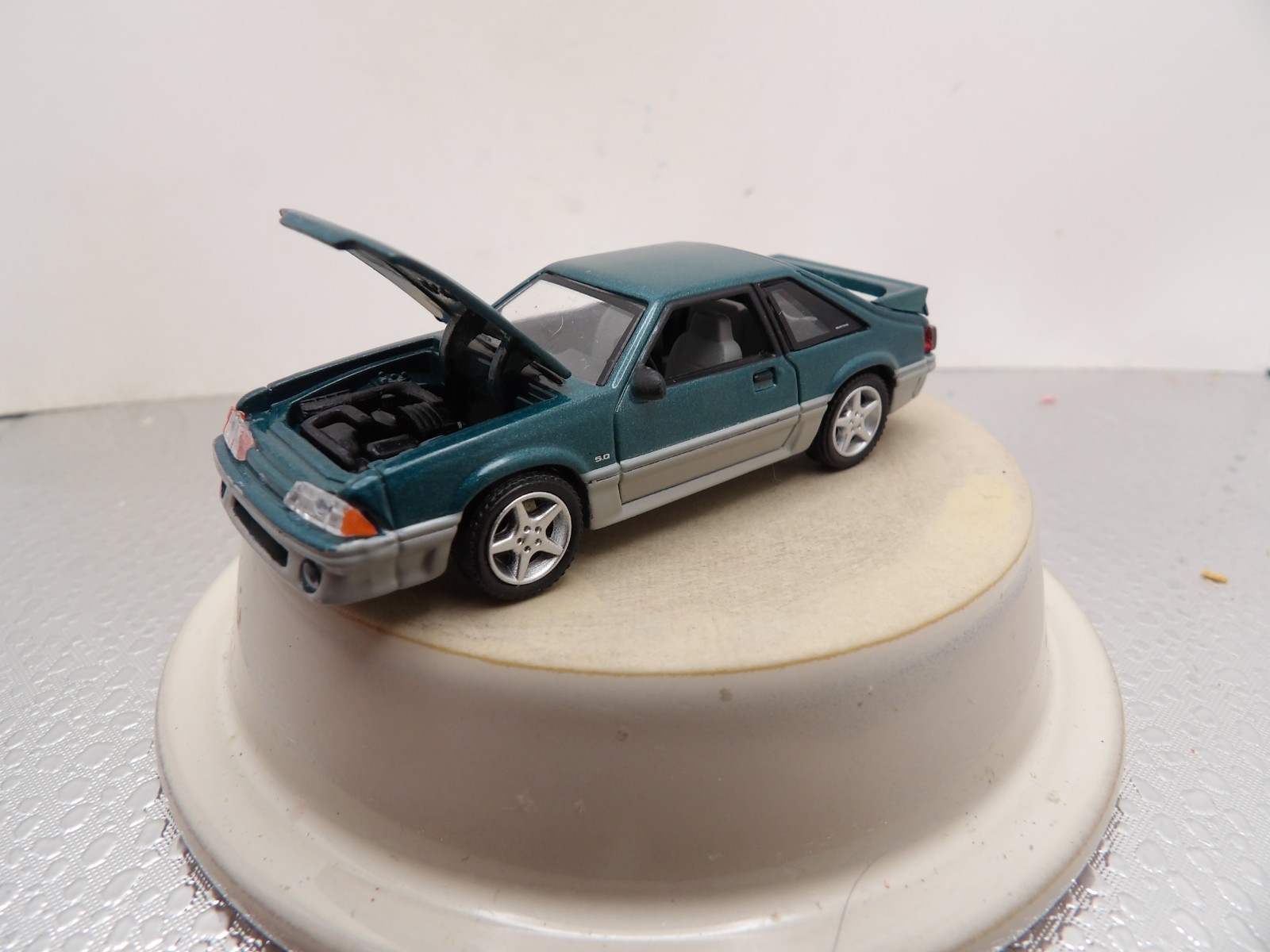 1981 FORD MUSTANG GT 5.0 2021 GREENLIGHT HOLLYWOOD SERIES 1:64 DIE-CAST