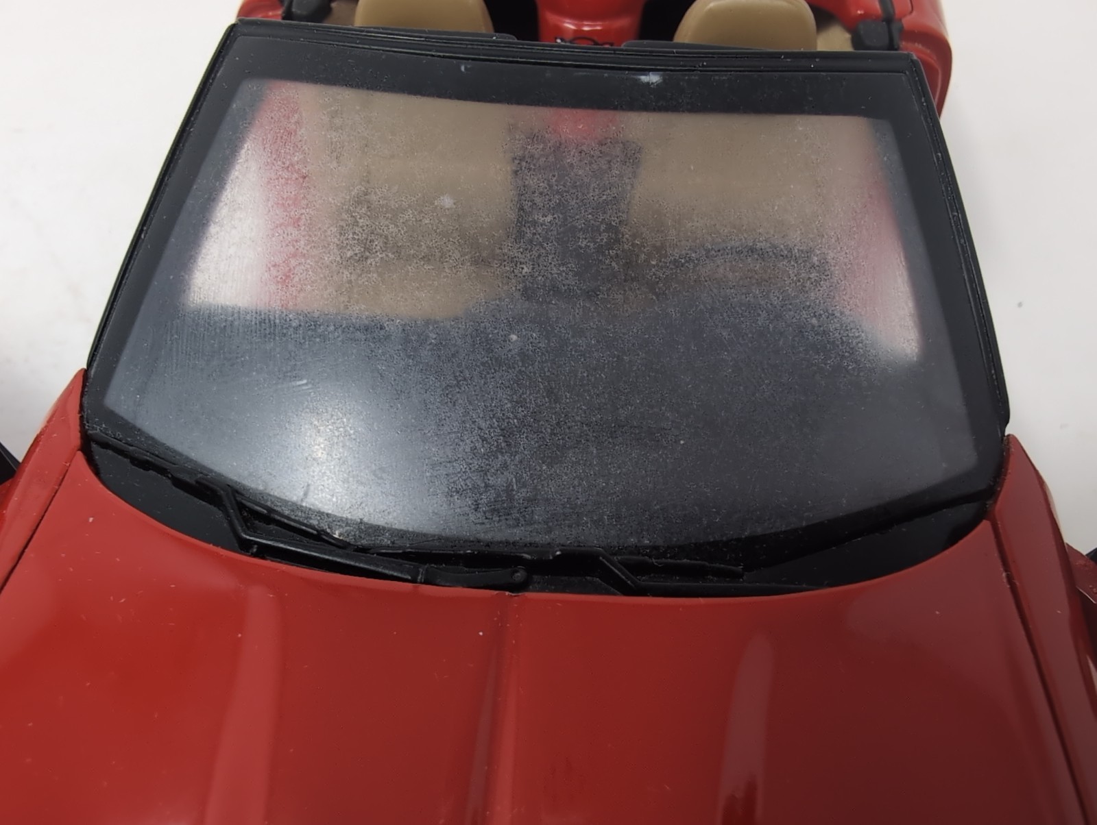 UT Models 1998 Chevrolet Corvette C5 Convertible Red 1:18 Diecast See Descrip.