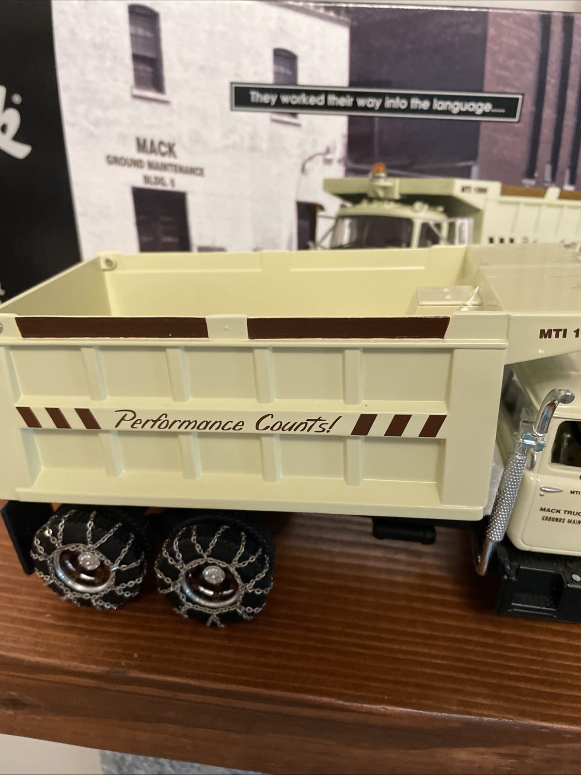 First 1st Gear 1/34 Scale MACK-R MODEL R-600 Dump Truck With Snow Plow Diecast
