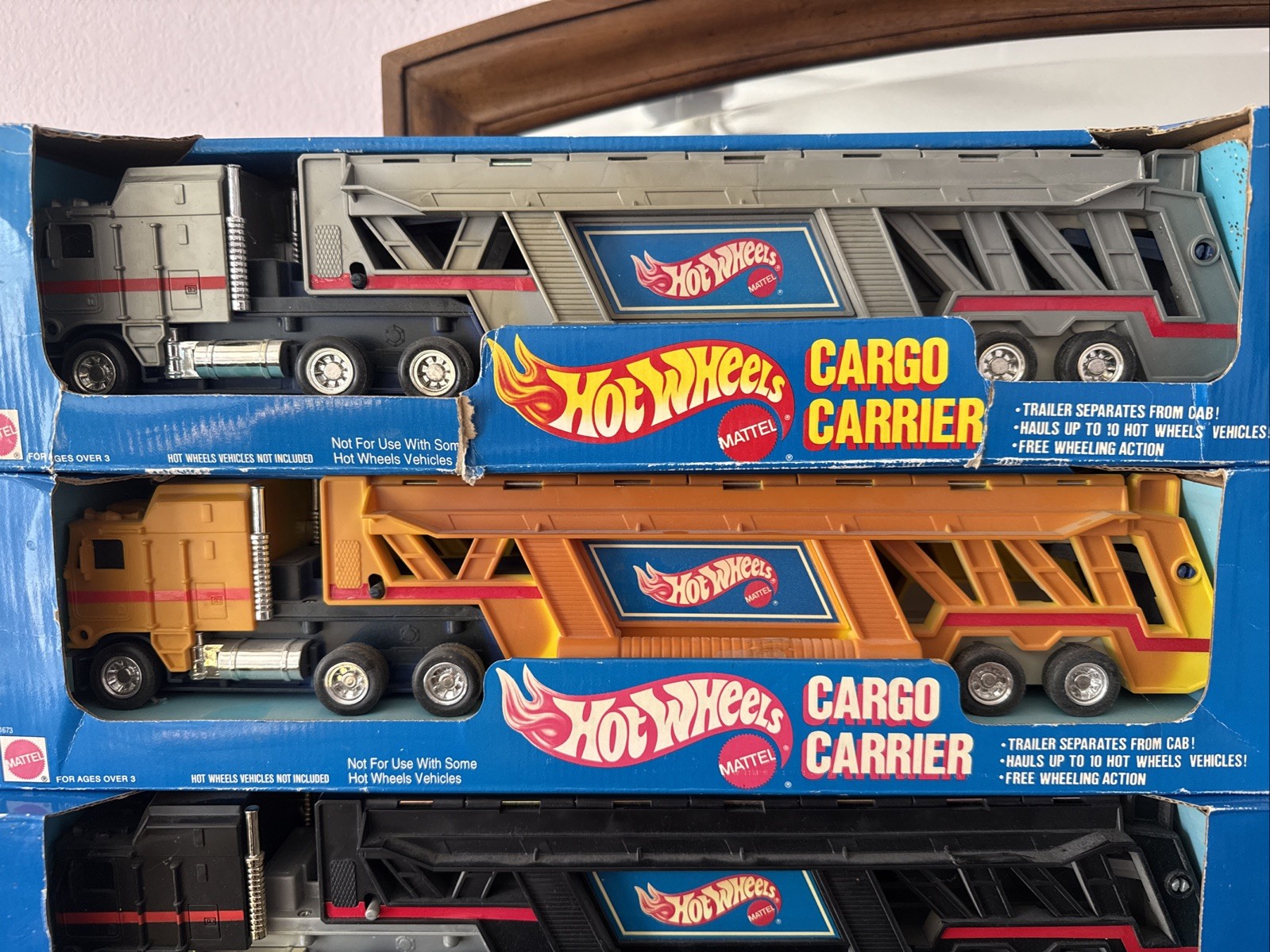 1993 Hot Wheels Cargo Carrier Lot Of 3 Transport Truck and Carry Case
